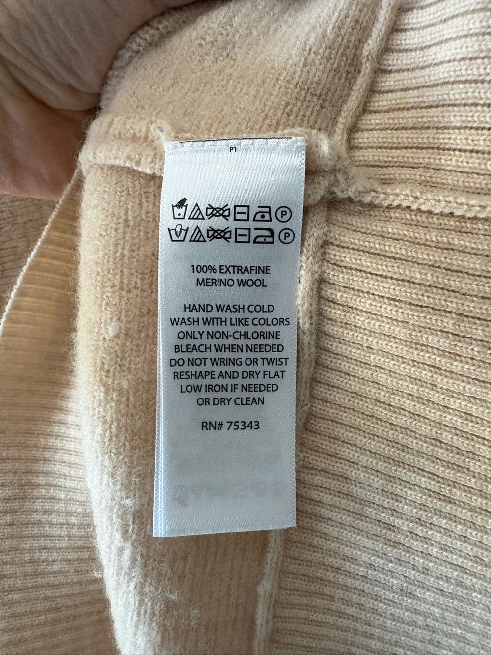 Tahari Extra Fine Merino Wool Oatmeal Turtleneck Sweater Size Large - Picture 7 of 10